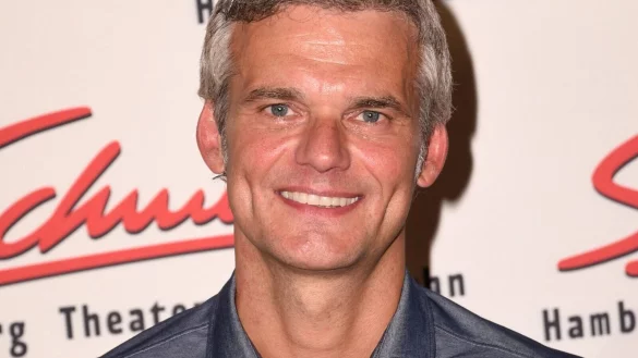 Der Fernsehmoderator Thorsten Schr&ouml;der hat sich am Samstag beim Verlesen der Lottozahlen versprochen und sorgt damit f&uuml;r Schmunzler bei den Zuschauern. - &copy; Daniel Bockwoldt/dpa