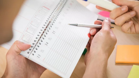 Weist der Arbeitgeber den Arbeitnehmer nicht explizit auf den Resturlaub hin, bleibt der Urlaubsanspruch bestehen. - &copy; Christin Klose/dpa-tmn