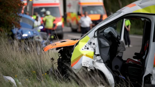 Für drei Menschen kam jede Hilfe zu spät. - © Zahn/vifogra/dpa