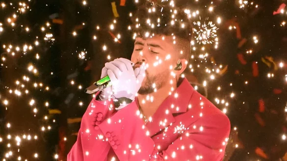 Bad Bunny tritt bei den 22. j&auml;hrlichen Latin Grammy Awards in der MGM Grand Garden Arena in Las Vegas auf. Der Latin-Star tritt als Headliner beim diesj&auml;hrigen Coachella-Festival in Kalifornien auf. - &copy; Chris Pizzello/Invision/AP/dpa