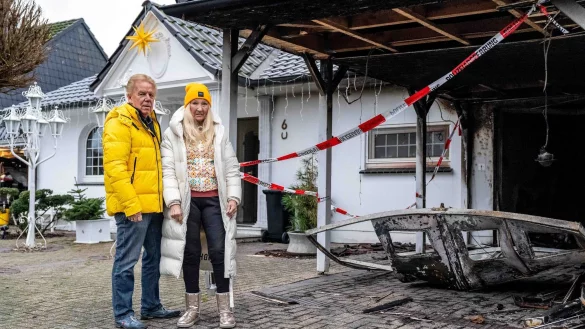 Ein Kurzschluss hat in der Garage von Judith und Mel ein Feuer ausgel&ouml;st. - &copy; Sina Schuldt/dpa