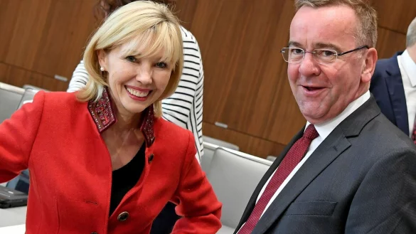 Boris Pistorius und seine ehemalige Lebensgef&auml;hrtin Doris Schr&ouml;der-K&ouml;pf sind wohl noch immer freundschaftlich verbunden. - &copy; Holger Hollemann/dpa