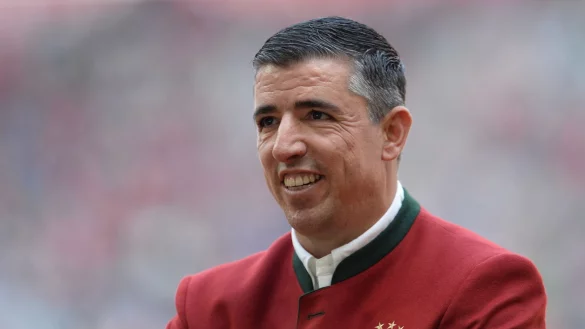 Der ehemalige Bayernprofi Roy MakaayDonnerstag wurde als neuer Trainer des FC Bayern World Squad pr&auml;sentiert. - &copy; Andreas Gebert/dpa/Archivbild