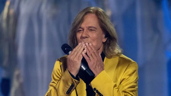 Der deutsche Schlagers&auml;nger J&uuml;rgen Drews steht in der Fernsehshow &laquo;Das gro&szlig;e Schlagerjubil&auml;um 2022&raquo; auf der B&uuml;hne. - &copy; Hendrik Schmidt/dpa/Archivbild