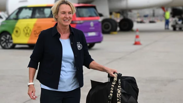 Bundestrainerin Martina Voss-Tecklenburg freut sich auf die WM. - &copy; Arne Dedert/dpa