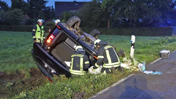 Ein Brautpaar und f&uuml;nf Hochzeitsg&auml;ste sind bei einem Unfall im Landkreis Osnabr&uuml;ck verletzt worden. - &copy; ---/Nord-West-Media TV/dpa