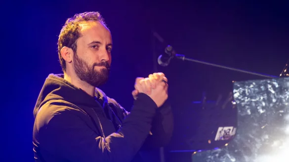 Igor Levit, Pianist, wird in einer kugelf&ouml;rmigen Halle das Klavierst&uuml;ck &laquo;Palais de Mari&raquo; spielen. - &copy; Christophe Gateau/dpa