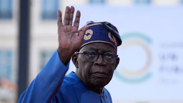 Insbesondere Nigerias neuer Pr&auml;sident Bola Tinubu scheint eine treibende Kraft hinter dem harten Kurs der Ecowas gegen die neuen Milit&auml;rmachthaber im Niger zu sein. - &copy; Lewis Joly/AP Pool/AP