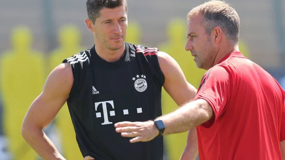 Hansi Flick und Robert Lewandowski gewannen 2020 gemeinsam das Triple. - &copy; M. Donato/FC Bayern/dpa