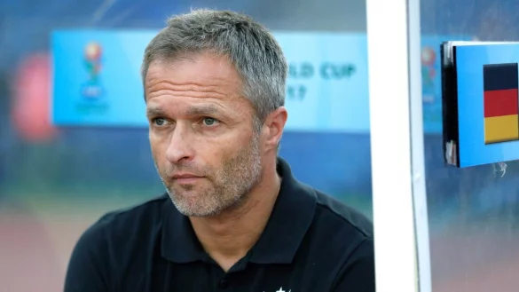 Startete erfolgreich mit seinen Sch&uuml;tzlingen bei der Europameisterschaft: U17-Coach Christian W&uuml;ck. - &copy; Tsering Topgyal/AP/dpa