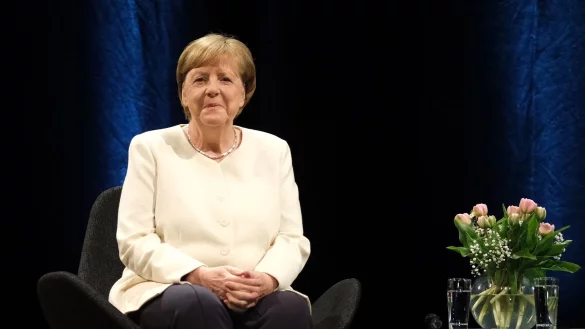 Angela Merkel spricht auf der Leipziger Buchmesse &uuml;ber ihr Leben. - &copy; Sebastian Willnow/dpa