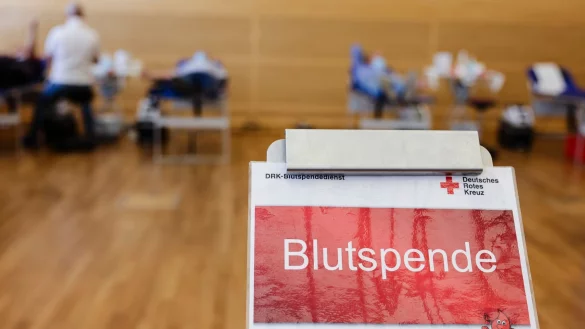 Blutspenden helfen dabei, Leben zu retten - zum Beispiel, wenn jemand infolge eines Unfalls oder einer gr&ouml;&szlig;eren Operation viel Blut verliert. - &copy; Frank Molter/dpa/dpa-tmn