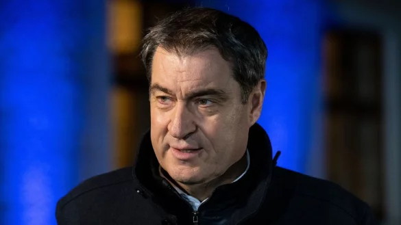 Markus S&ouml;der erwartet von den Mitgliedern der Partei bedachte Aussagen. - &copy; Sven Hoppe/dpa