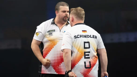 Gabriel Clemens (l) und Martin Schindler jubeln. Die Team-WM im kommenden Jahr l&auml;uft parallel zur Fu&szlig;ball-EM. - &copy; J&uuml;rgen Kessler/dpa