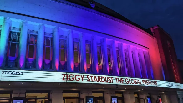 Bowie hatte am 3. Juli 1973 das historische letzte Konzert unter seinem Alias Ziggy Stardust mit der Band Spiders From Mars gegeben. - &copy; Philip Dethlefs/dpa