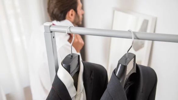 Auch wenn sie ihn t&auml;glich f&uuml;rs B&uuml;ro brauchen: Den Anzug k&ouml;nnen Arbeitnehmer nicht als Werbungskosten steuerlich absetzen. - &copy; Christin Klose/dpa-tmn