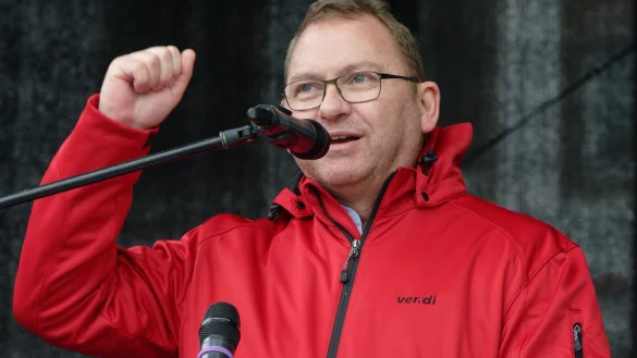 Verdi-Chef Frank Werneke: «Am Ende mussten wir feststellen, dass die Unterschiede nicht überbrückbar waren.» - © Henning Kaiser/dpa