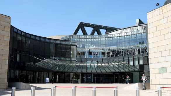 Außenansicht vom Landtag Nordrhein-Westfalen. - © Friso Gentsch/dpa