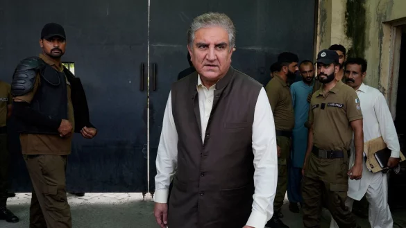 Der ehemalige Außenminister und Vize-Präsident der Oppositionspartei PTI, Shah Mahmood Qureshi. - © K.M. Chaudary/AP