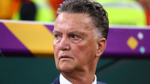 Louis van Gaal ist einer der Kandidaten auf den Posten des DFB-Trainers. - © Tom Weller/dpa