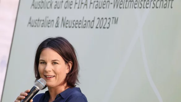 &laquo;Sportlerinnen und Sportler sollten nicht f&uuml;r die Fehler von Verb&auml;nden bezahlen&raquo;, sagt Au&szlig;enministerin Annalena Baerbock. - &copy; Joerg Carstensen/dpa