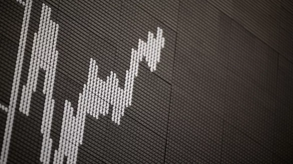 Der Gro&szlig;teil der f&uuml;r Anleger geschaffenen Werte am deutschen Aktienmarkt - hier der Kurs des Dax - entf&auml;llt auf nur sehr wenige Titel. - &copy; Sebastian Gollnow/dpa