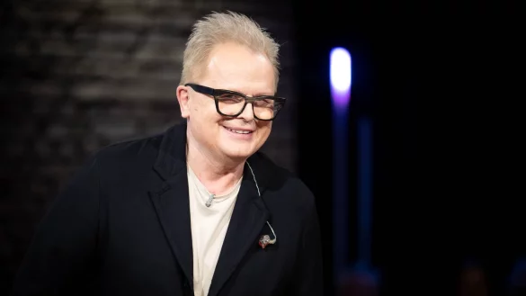 Herbert Gr&ouml;nemeyer nutzt seine Zeit am Wochenende gerne zum Tr&auml;umen und Schlafen. - &copy; Sina Schuldt/dpa