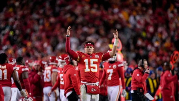 Quarterback Patrick Mahomes feiert mit seinen Kansas City Chiefs den Sieg gegen die Jacksonville Jaguars. - &copy; Jeff Roberson/AP/dpa