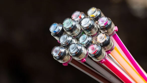 Wettbewerber der Deutschen Telekom haben in einem Brandbrief an Digitalminister Volker Wissing (FDP) vor den Folgen eines unkoordinierten Glasfaserausbaus in Deutschland gewarnt. - &copy; Matthias Rietschel/dpa-Zentralbild/dpa