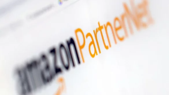 Der Bundesgerichtshof (BGH) hat entschieden, dass Amazon nicht für irreführende Inhalte auf Partner-Seiten haftet. - © Karl-Josef Hildenbrand/dpa