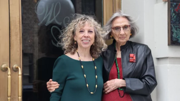 Hoteleignerin Judy Paul (l) und ihre Mutter Rita Paul, die Gr&uuml;nderin des Washington Hotels. - &copy; Christina Horsten/dpa