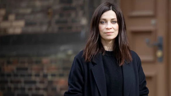 Die Schauspielerin Claudia Eisinger spielt in der WDR/ARD-Produktion &laquo;Wolfswinkel&raquo; eine der Hauptrollen. - &copy; Monika Skolimowska/dpa