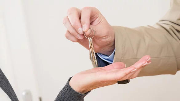 Nimm du Sie! Wer dem Ex-Partner nach der Trennung eine gemeinsam gekaufte Wohnung &uuml;berl&auml;sst, kann diese Leistung steuerlich geltend machen. - &copy; Christin Klose/dpa-tmn