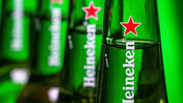 Der Braukonzern Heineken zieht sich aus Russland zur&uuml;ck. - &copy; J. David Ake/AP