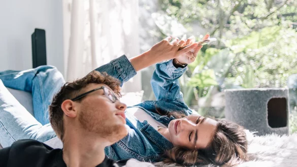 Die fruchtbaren Tage tracken: Apps k&ouml;nnen dabei helfen, den eigenen K&ouml;rper und Zyklus besser zu verstehen. - &copy; Zacharie Scheurer/dpa-tmn