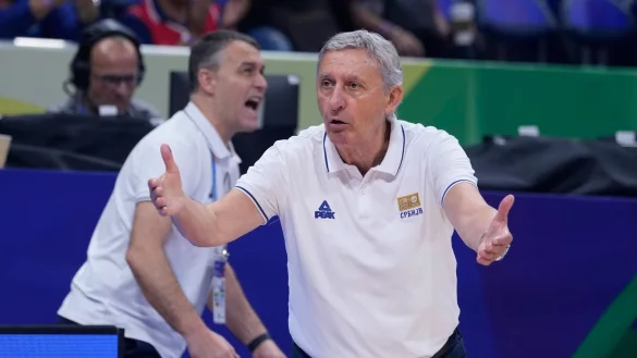 Die serbische Trainer-Legende Svetislav Pesic (r) freut sich auf das Finale gegen Deutschland. - &copy; Michael Conroy/AP/dpa