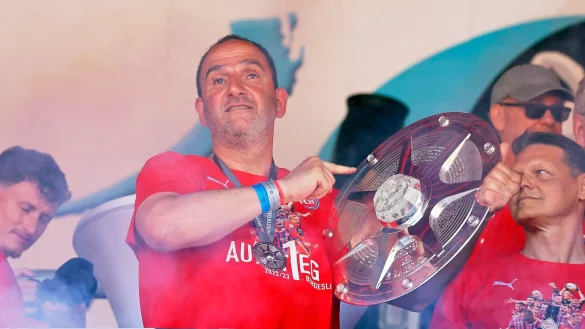 Schaffte mit dem 1. FC Heidenheim sensationell den Bundesliga-Aufstieg: Trainer Frank Schmidt. - &copy; Heiko Becker/dpa