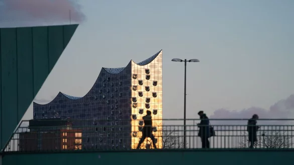 Die Elbphilharmonie im Hamburger Hafen. - &copy; Marcus Brandt/dpa