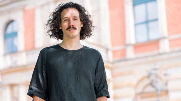 &laquo;Es geht nicht um Verrenkungen oder Zugest&auml;ndnisse an den Geschmack&raquo;: Regisseur Valentin Schwarz. - &copy; Daniel Vogl/dpa