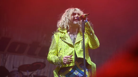 &laquo;Tokio Hotel&raquo;-S&auml;nger Bill Kaulitz beim Deichbrand-Festival. - &copy; Lars Penning (/dpa