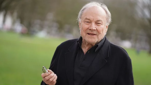Schauspieler Klaus Maria Brandauer geht auf Lesereise. - © Marcus Brandt/dpa