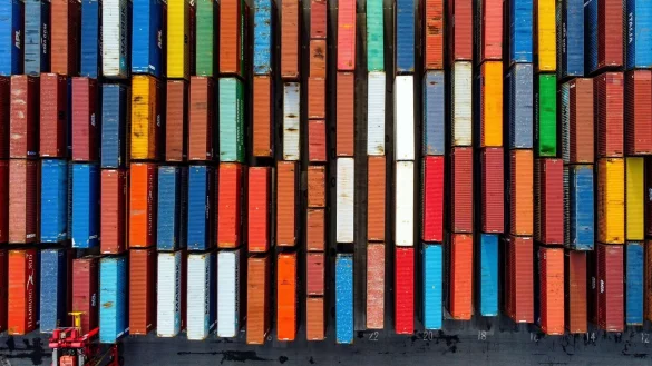 Container im Hafen von Liverpool. - &copy; Peter Byrne/PA Wire/dpa