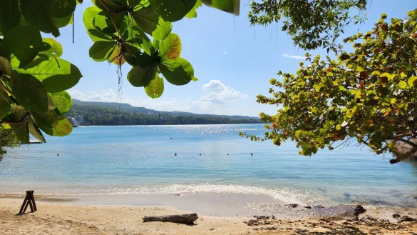 Der James Bond Beach auf Jamaika. - &copy; Nick Kaiser/dpa