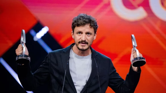 Tommi Schmitt wurde mit seinem Podcast ber&uuml;hmt. - &copy; Rolf Vennenbernd/dpa