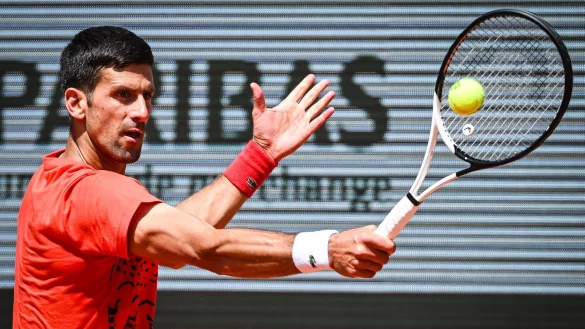 Novak Djokovic während einer Trainingseinheit für die French Open 2023. - © Matthieu Mirville/ZUMA Press Wire/dpa