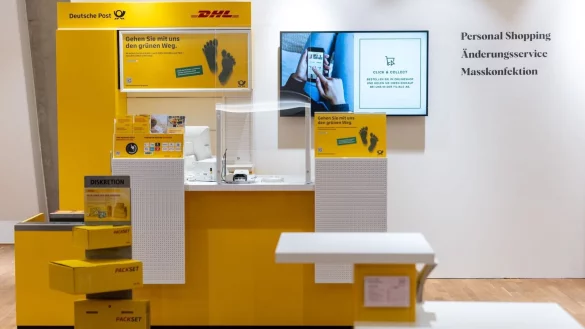 Die Post hat weniger Filialen als vorgeschrieben. Vor allem auf dem Land fehlen Standorte. - © Daniel Karmann/dpa