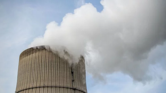 In der EU gelten Kernkraftwerke als «klimafreundlich» - Umweltorganisationen werden dagegen aktiv. - © Lino Mirgeler/dpa