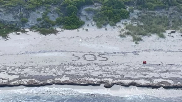 &laquo;SOS&raquo;: Ein 64-j&auml;hriger Mann war drei Tage lang auf einer Insel in den Bahamas gestrandet. - &copy; Uncredited/U.S. Coast Guard/AP/dpa