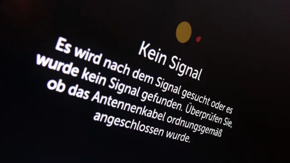 ARCHIV - Auf einem Fernseher erscheint eine Fehlermeldung. - &copy; Hanns-Peter Lochmann/dpa-Zentralbild/dpa