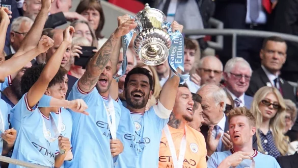 Manchester City machte auf dem Weg zum Triple den zweiten Titelgewinn perfekt. - &copy; Dave Thompson/AP
